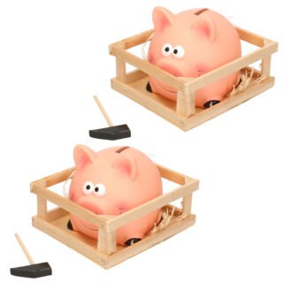 2x Spaarvarkens met hamer in kistje keramiek 14 x 12 cm